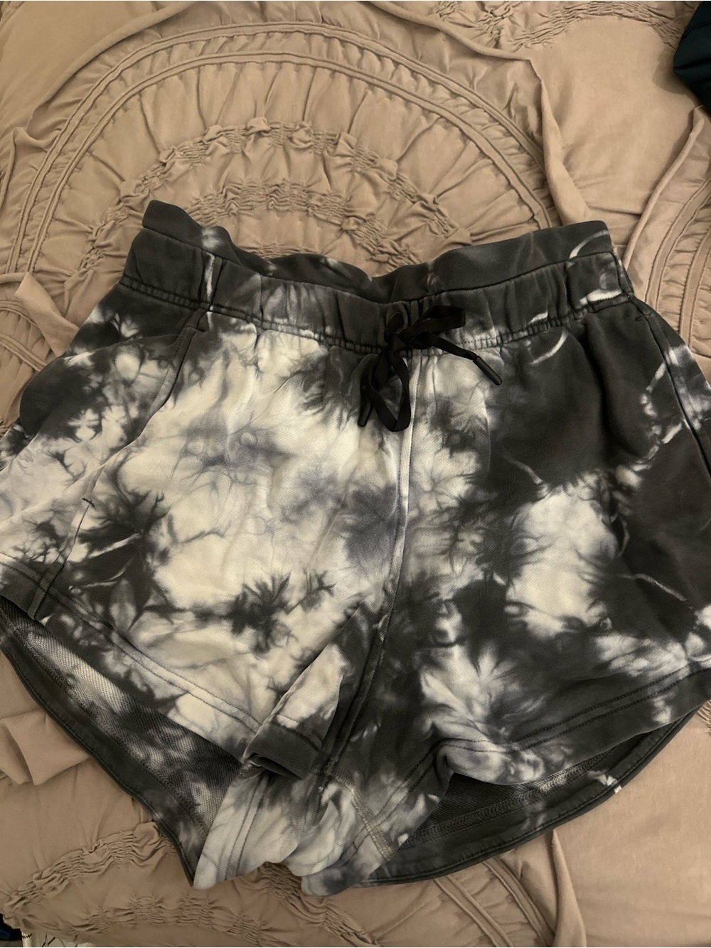 Lululemon Shorts Womens Size 8? Inner Glow 3" Earth Dye Stone Tie Dye